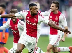 熊猫体育网站-阿贾克斯迎德国杯关键赛，清晨远射贴柱，管理层满意，轮换策略成焦点