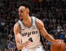 熊猫体育网站-加时末段圣安东尼奥马刺扳平良机：NBA总决赛节点到来，气氛紧张，轮换策略成焦点