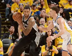 加时末段圣安东尼奥马刺扳平良机：NBA总决赛节点到来，气氛紧张，轮换策略成焦点